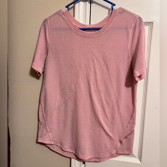 Lululemon Athletic Pink Women's Top - Picture 1 of 5